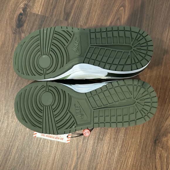 Nike Dunk Low Oil Green - Picture 5 of 5